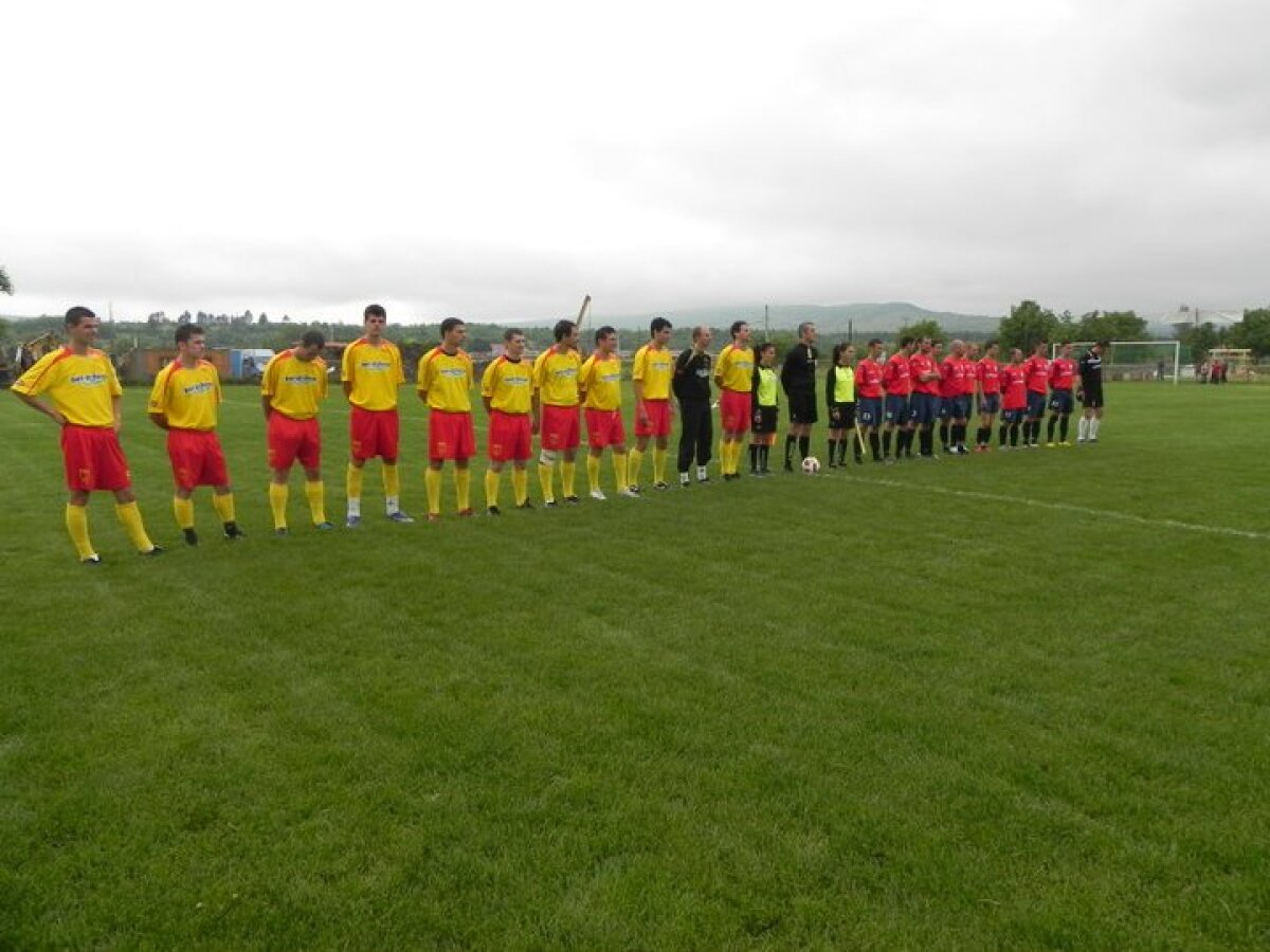 FOTO La ţară e mai bine! Cititorii au trimis pe gazeta@gsp.ro poze cu gazonul din comuna lor