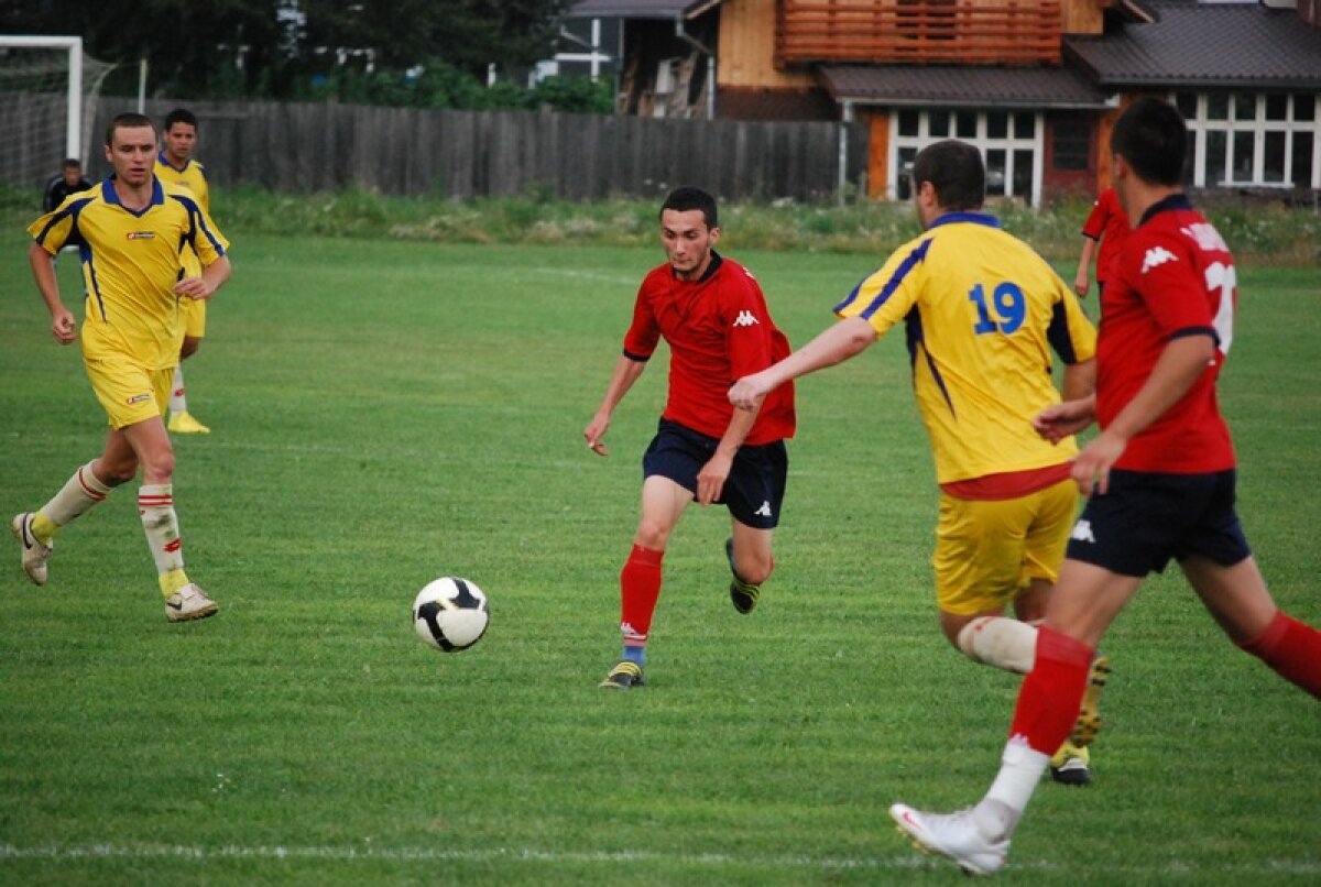 FOTO La ţară e mai bine! Cititorii au trimis pe gazeta@gsp.ro poze cu gazonul din comuna lor