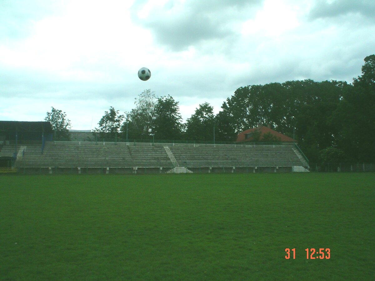 FOTO La ţară e mai bine! Cititorii au trimis pe gazeta@gsp.ro poze cu gazonul din comuna lor