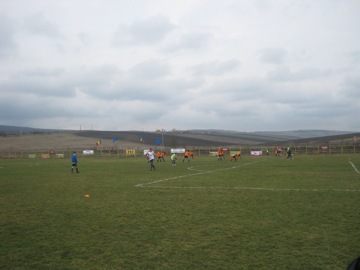 FOTO La ţară e mai bine! Cititorii au trimis pe gazeta@gsp.ro poze cu gazonul din comuna lor