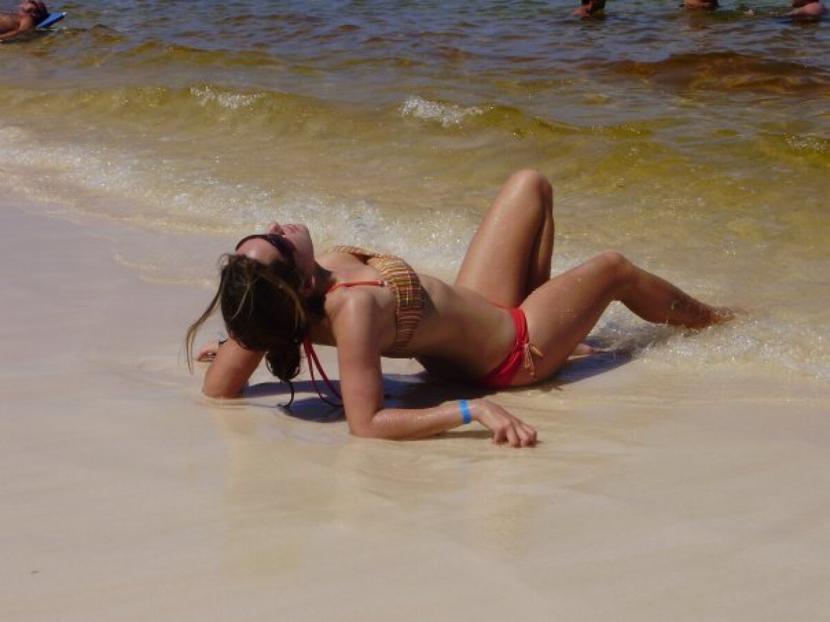 FOTO Suporterii lui United au găsit primul "11" al nevestelor. Tu pe care ai alege-o!