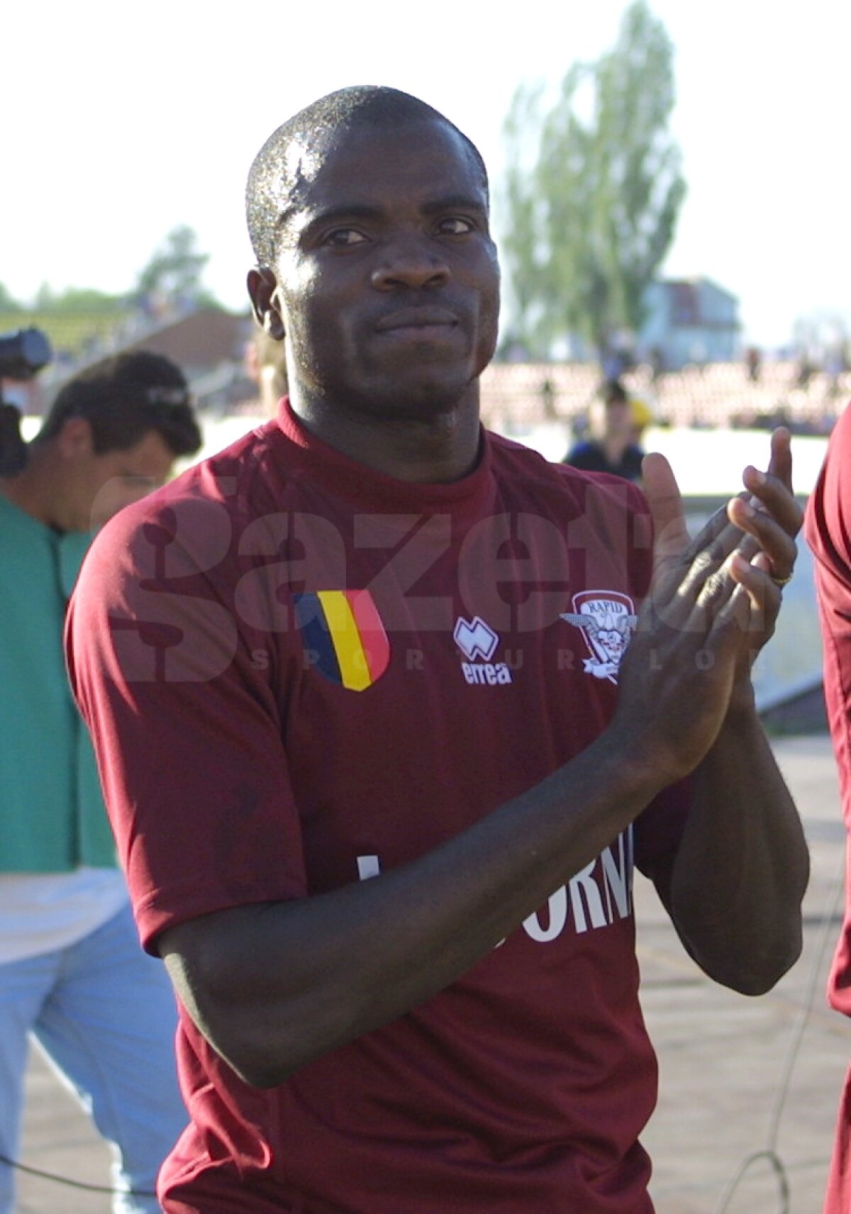 Rapidistul Makinwa, omul cu 11 ţări bifate în CV » "Afară, România nu prea e vorbită de bine"