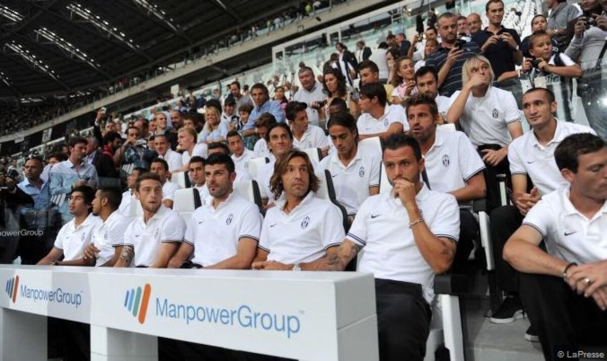 VIDEO & FOTO » Imagini spectaculoase de la inaugurarea noului stadion al lui Juventus Torino. Ei n-au cîrtiţe ca noi ;)