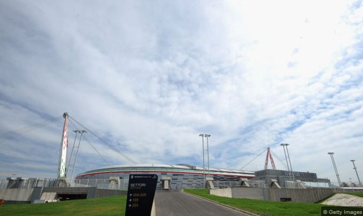 VIDEO & FOTO » Imagini spectaculoase de la inaugurarea noului stadion al lui Juventus Torino. Ei n-au cîrtiţe ca noi ;)