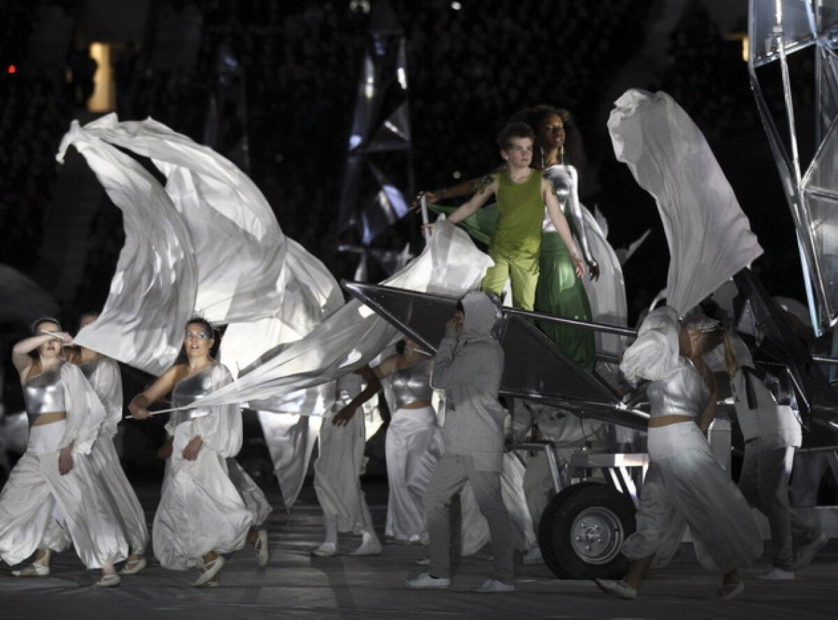 GALERIE FOTO Explozie de culoare şi sunet » Ceremonia de deschidere de la Auckland a fost un spectacol total