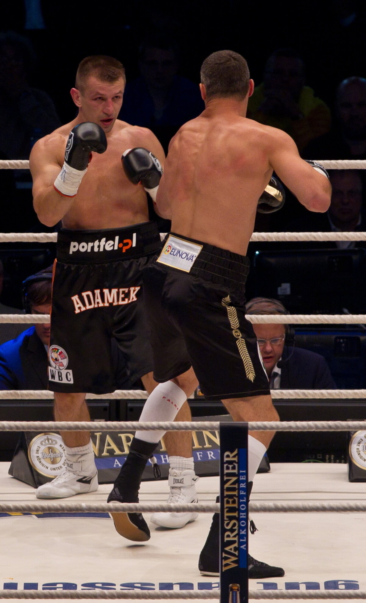 Dominaţia continuă » Vitali Klitschko l-a învins prin KO pe Tomasz Adamek şi şi-a păstrat titlul mondial