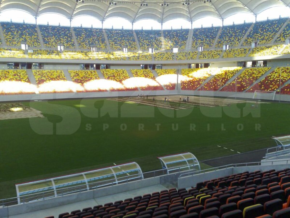 FOTO EXCLUSIV » GSP îţi arată cum e decopertat terenul de pe "Naţional Arena". Vechiul gazon va fi dus direct la groapa de gunoi :O