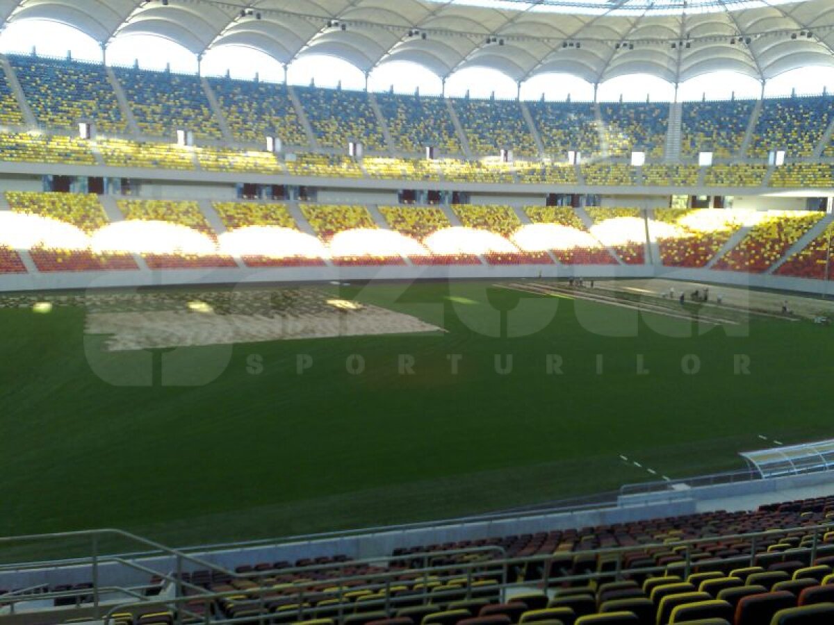 FOTO EXCLUSIV » GSP îţi arată cum e decopertat terenul de pe "Naţional Arena". Vechiul gazon va fi dus direct la groapa de gunoi :O