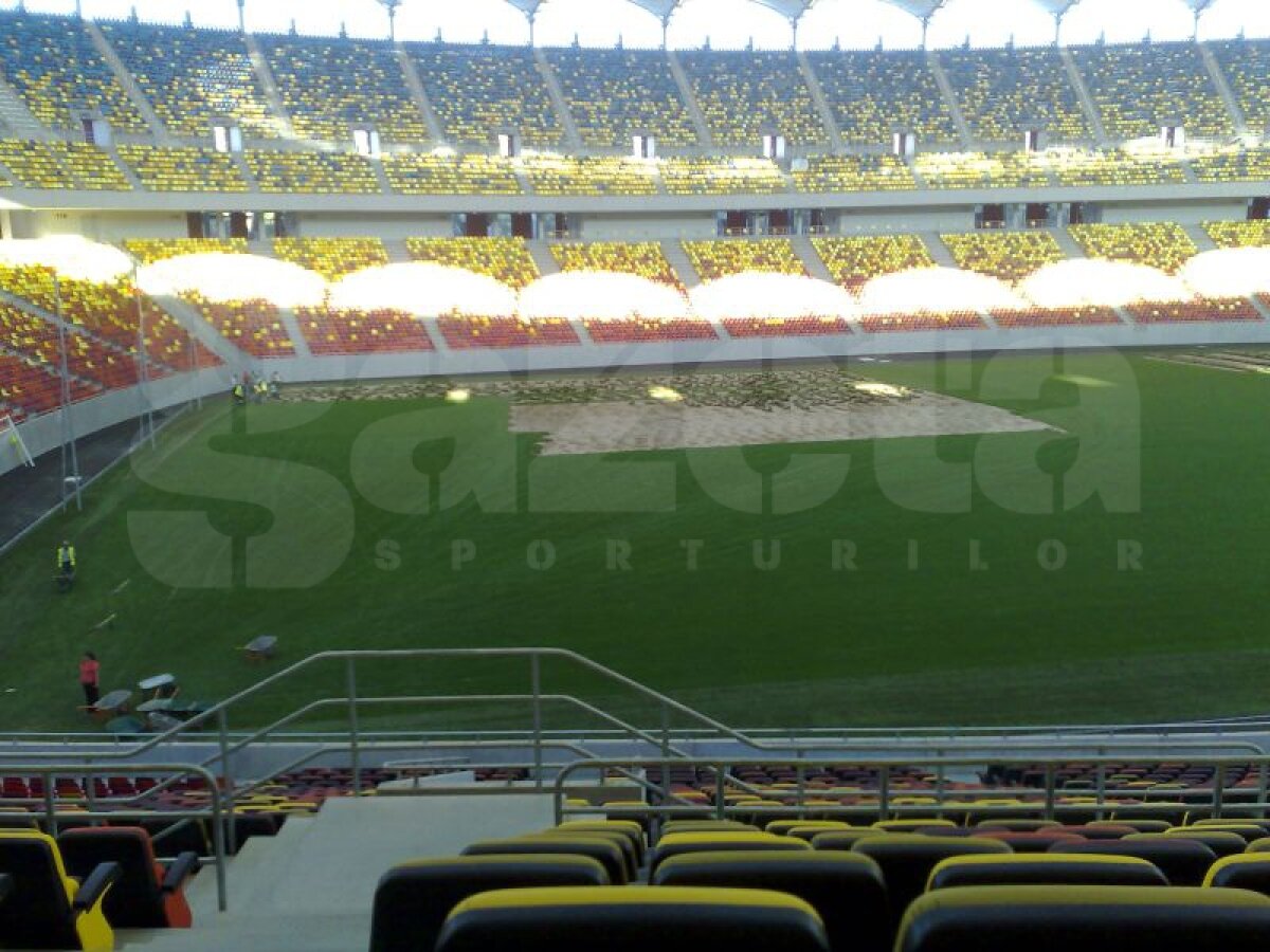 FOTO EXCLUSIV » GSP îţi arată cum e decopertat terenul de pe "Naţional Arena". Vechiul gazon va fi dus direct la groapa de gunoi :O