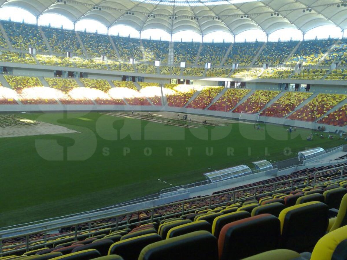 FOTO EXCLUSIV » GSP îţi arată cum e decopertat terenul de pe "Naţional Arena". Vechiul gazon va fi dus direct la groapa de gunoi :O