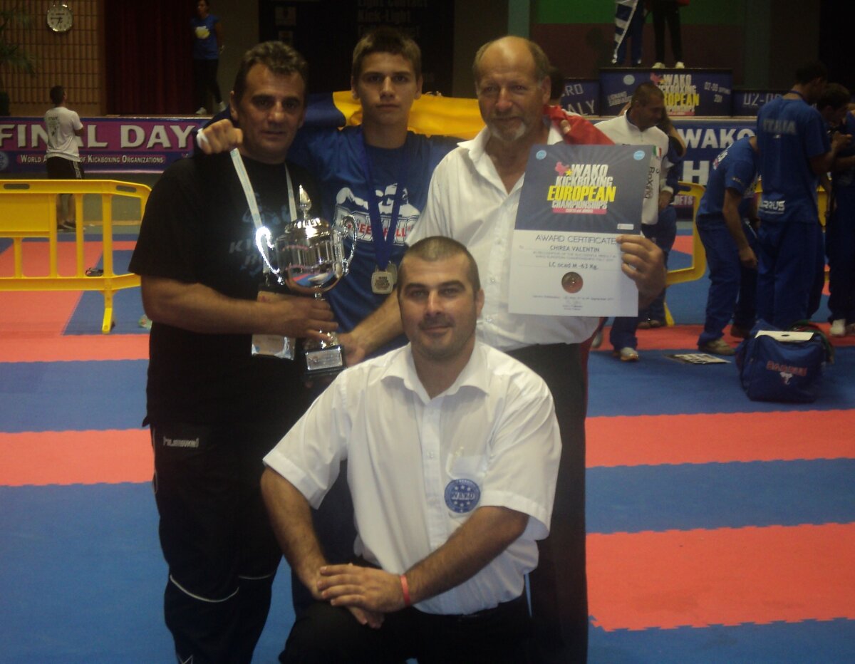 Valentin Chirea, primul român campion european de kick box rezervat juniorilor
