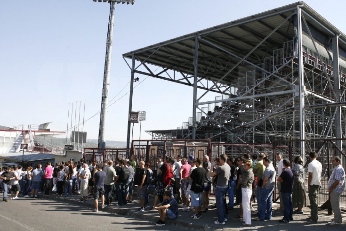 Din nou nebunie la Cluj! Bătaie pe biletele la Steaua - Schalke