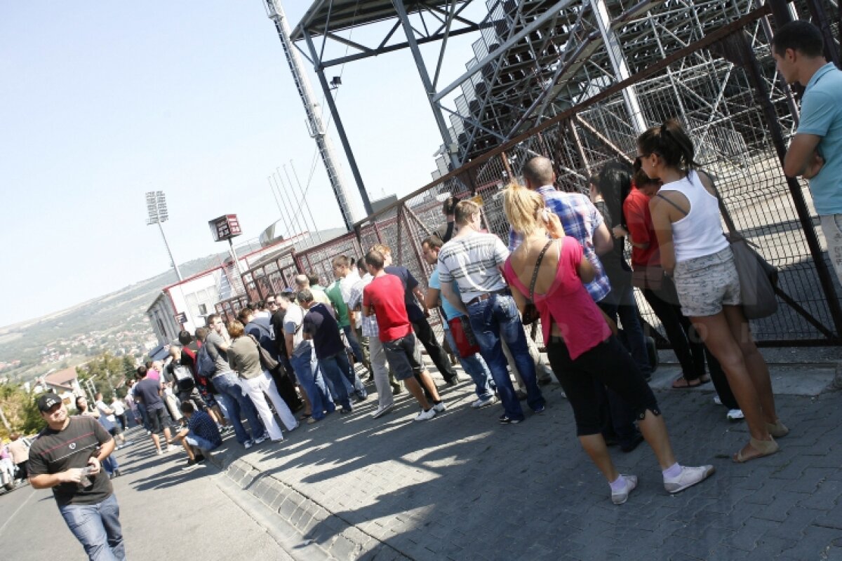 Din nou nebunie la Cluj! Bătaie pe biletele la Steaua - Schalke