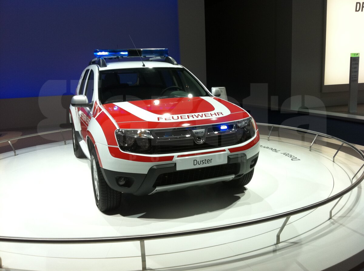 FOTO Dacia, la Salonul de la Frankfurt are un Duster de curse şi unul pregătit pentru pompieri. În 2012 vine cu două modele NOI
