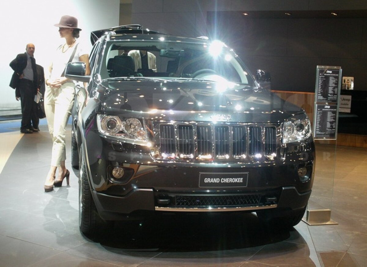 FOTO Maşinile şi asistentele au furat privirile celor de la Salonul Auto de la Frankfurt