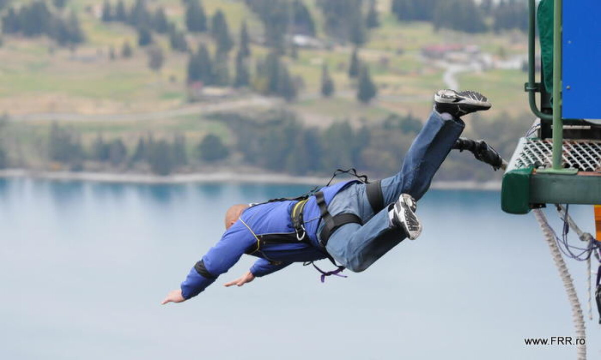 Tincu, Petre şi Dumitraş au făcut bungee-jumping
