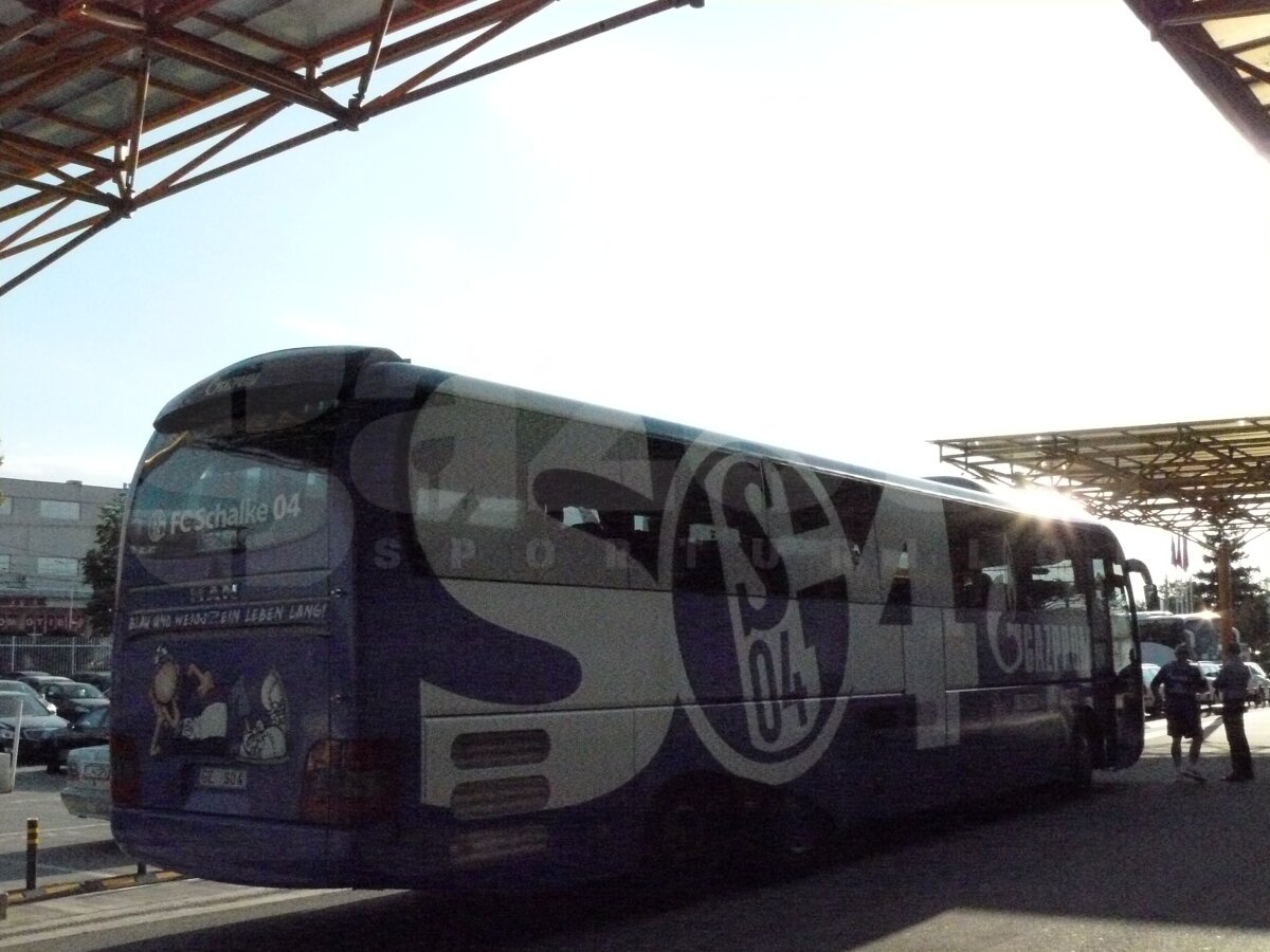 FOTO Raul-Mania la Cluj! Legenda Realului a fost asaltat de fani la sosirea în România