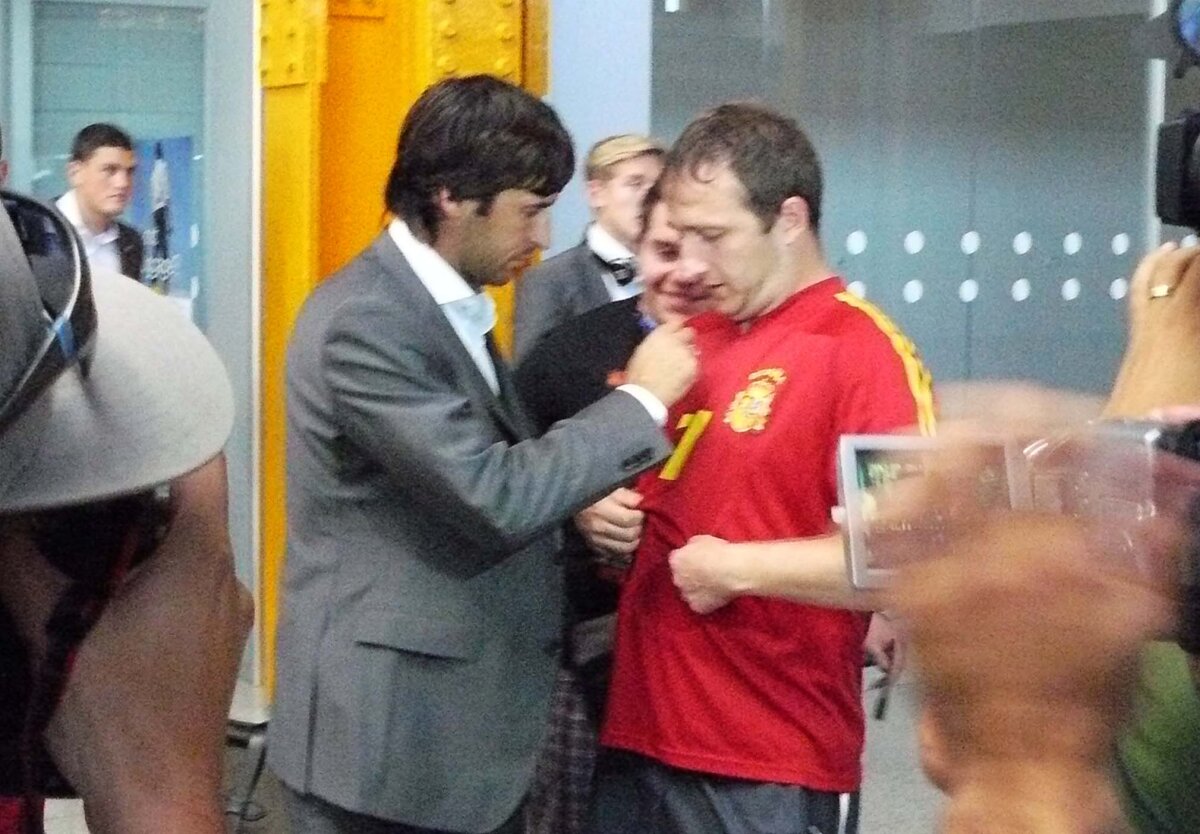 FOTO Raul-Mania la Cluj! Legenda Realului a fost asaltat de fani la sosirea în România