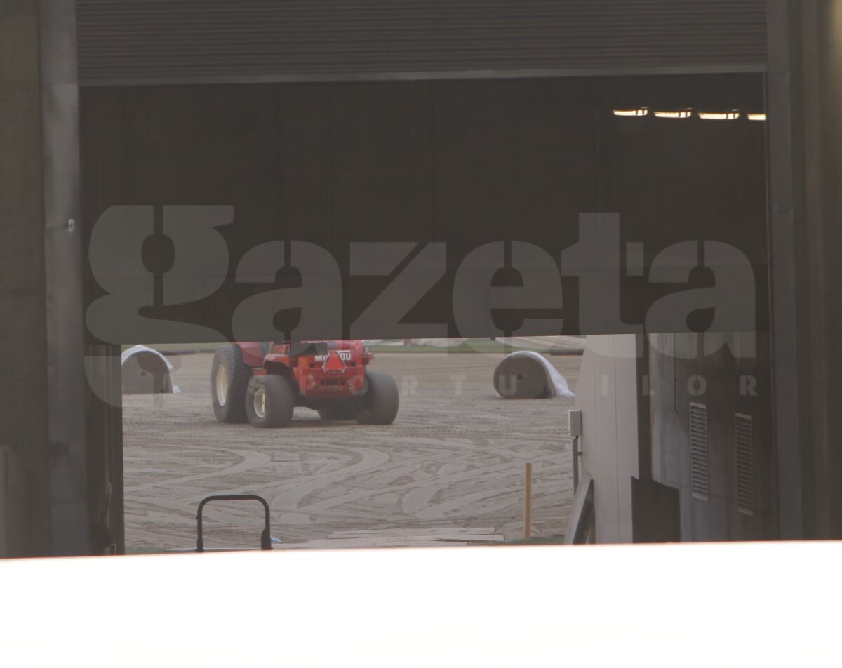 Gata! Noul gazon de pe Naţional Arena a fost montat în totalitate!