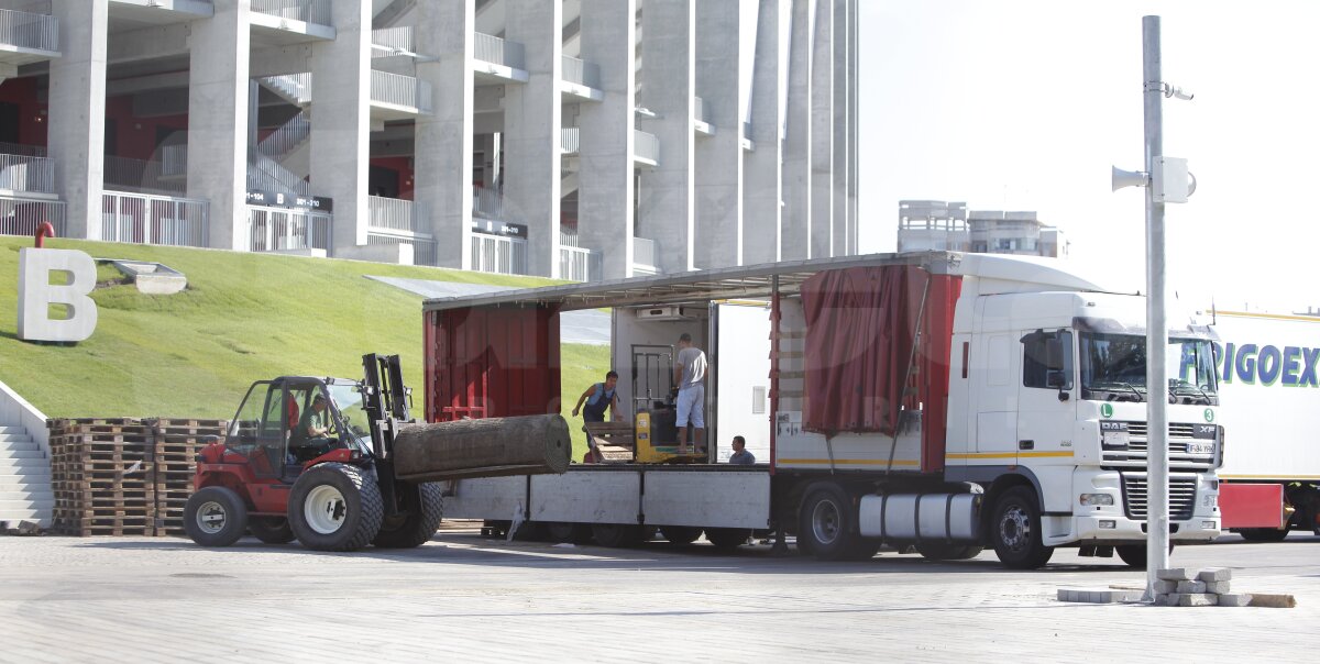 Gata! Noul gazon de pe Naţional Arena a fost montat în totalitate!