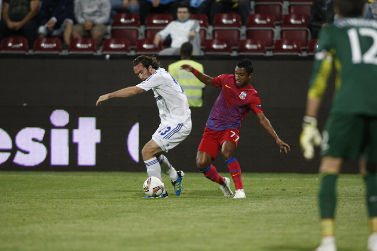 FOTO » Steaua debutează în grupe cu un egal acasă: 0-0 cu Schalke