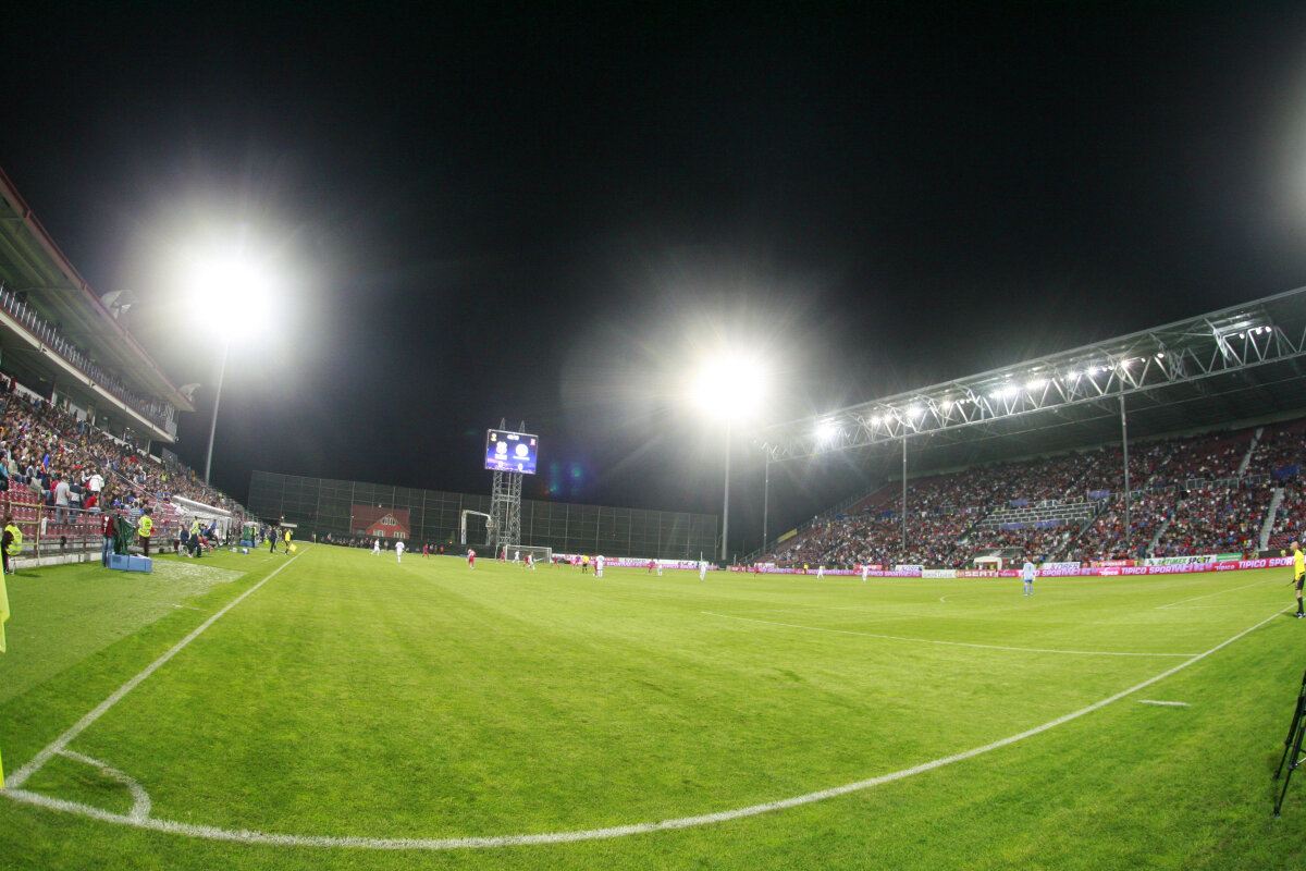 Preţurile mari la bilete nu au umplut stadionul aseară » Lacomi la cîştig, perdanţi la atmosferă