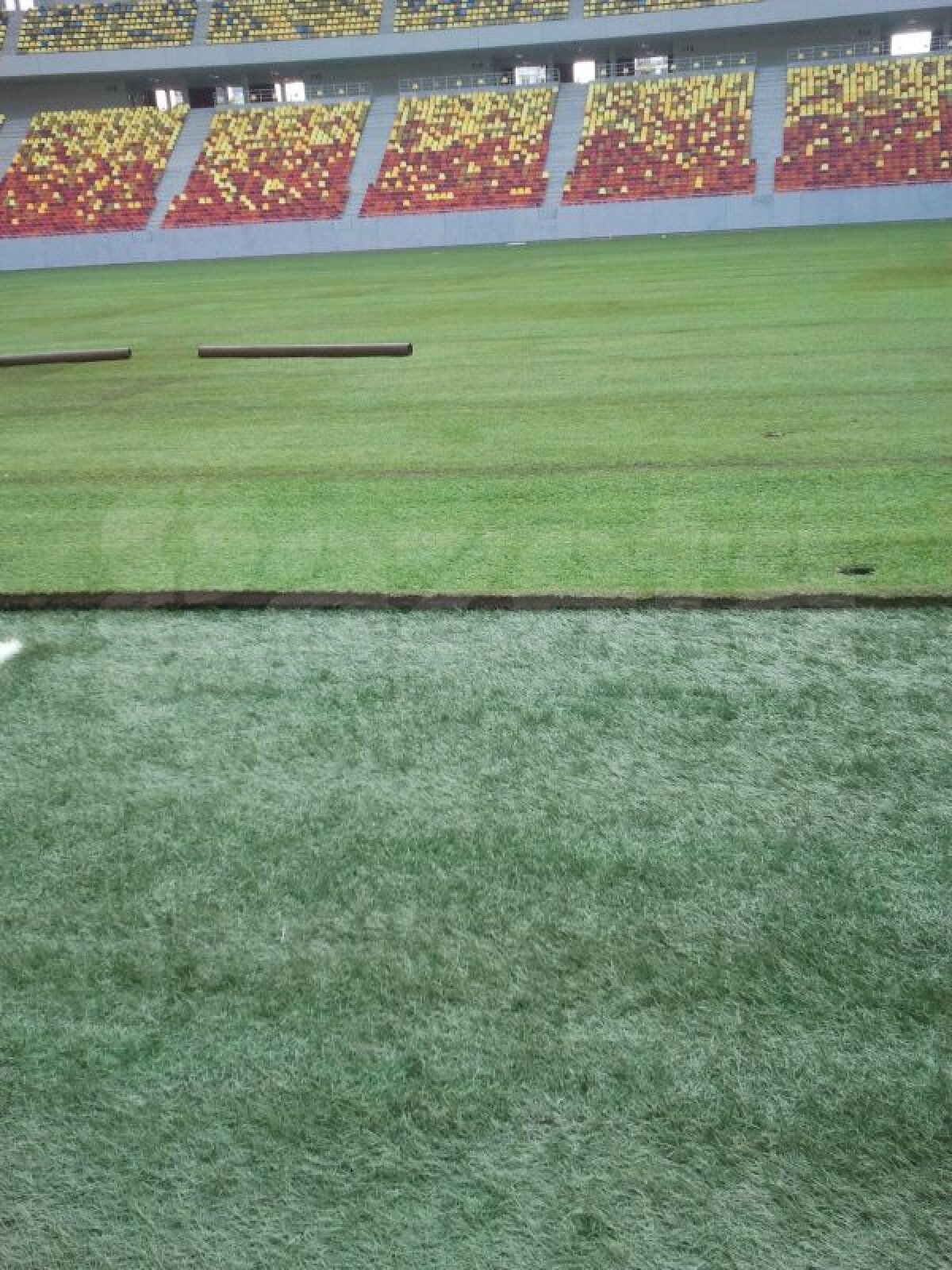 Gata! Noul gazon de pe Naţional Arena a fost montat în totalitate!