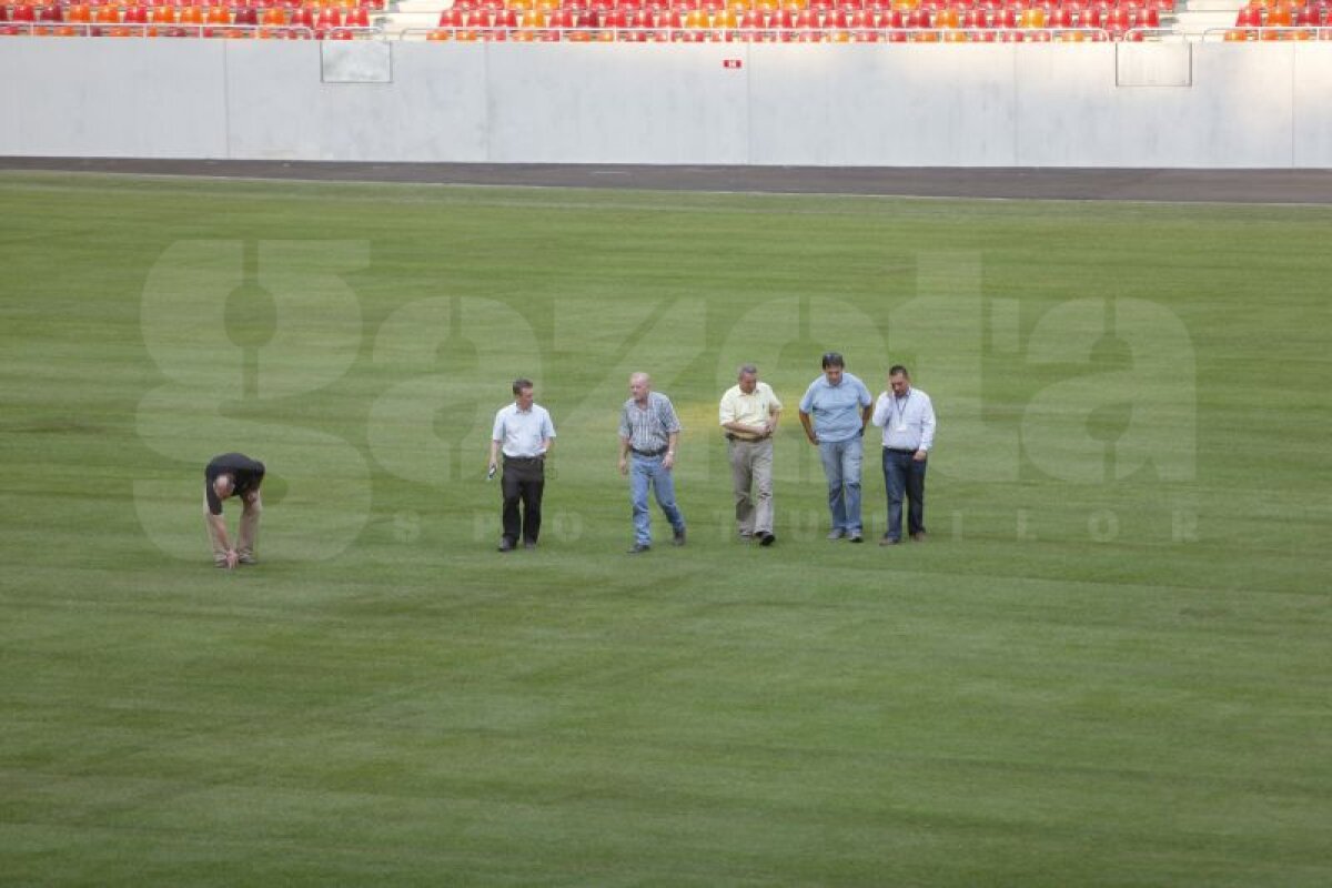 FOTO Montarea gazonului pe National Arena a decurs excelent: "Se poate juca şi mîine pe el!"