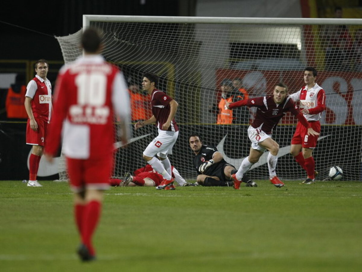 Supergalerie foto » Derby-ul Dinamo - Rapid din ultimii 4 ani în imagini