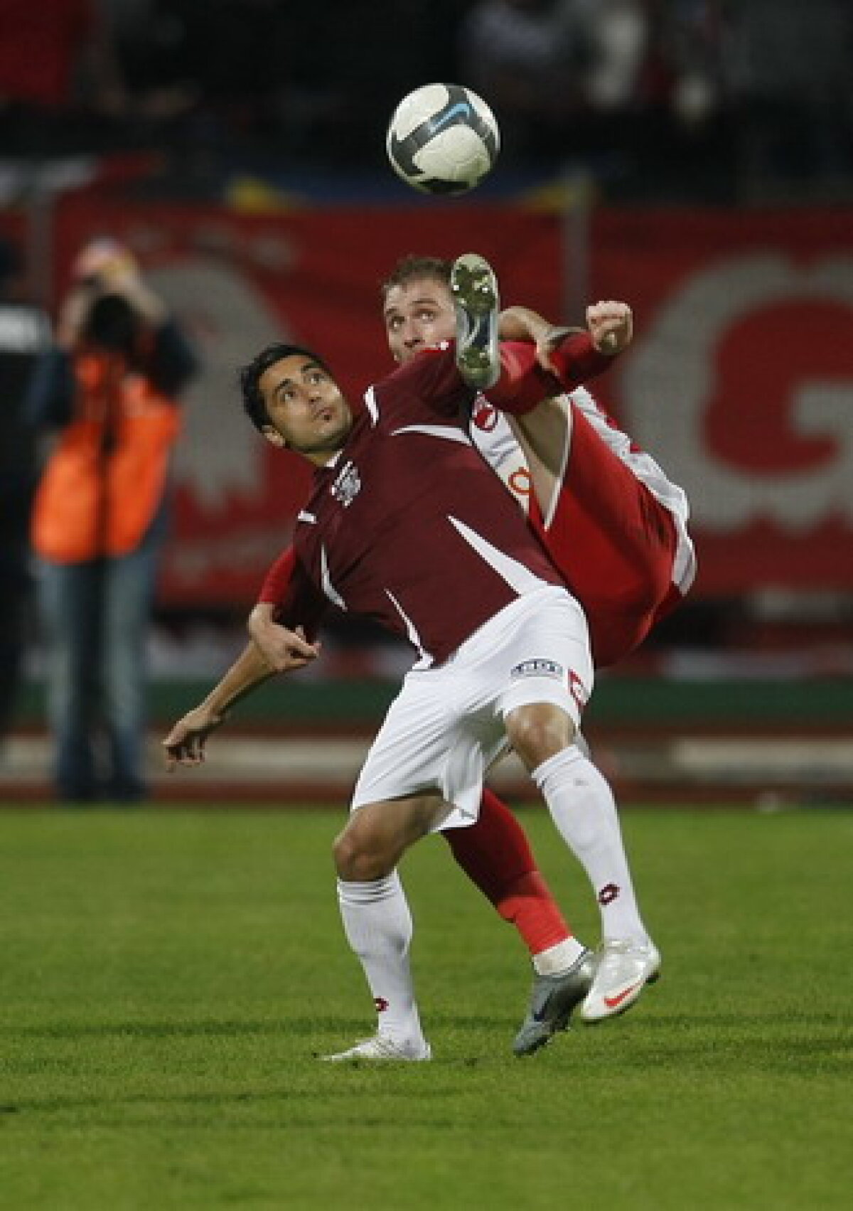 Supergalerie foto » Derby-ul Dinamo - Rapid din ultimii 4 ani în imagini