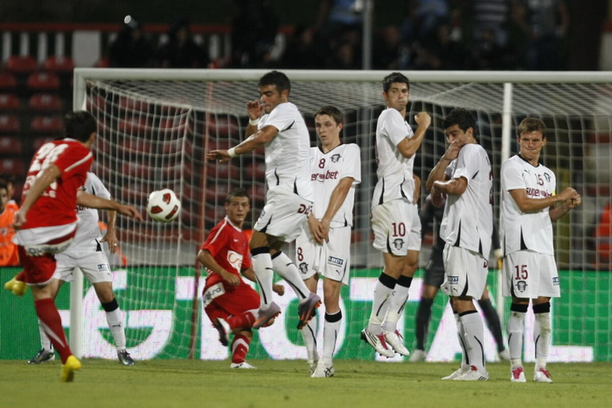 Supergalerie foto » Derby-ul Dinamo - Rapid din ultimii 4 ani în imagini