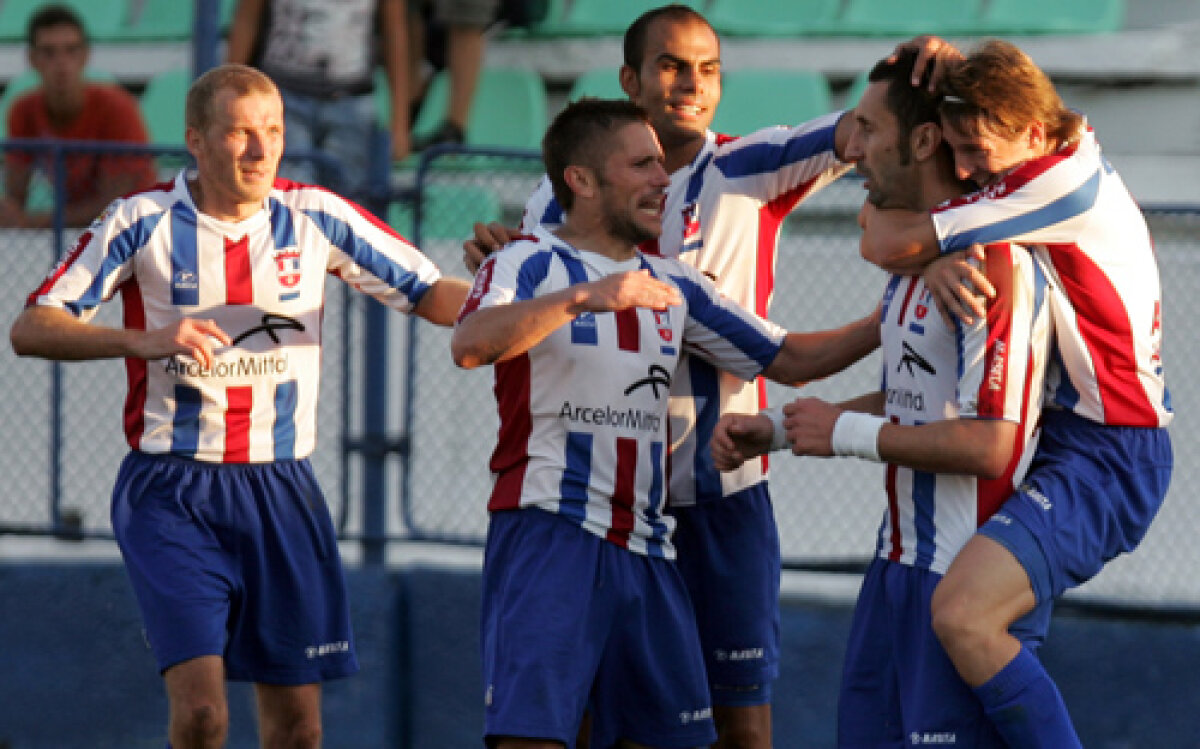 Colegii fac glume pe seama lui Paraschiv: "Bătrînule, cînd te laşi?!" :)