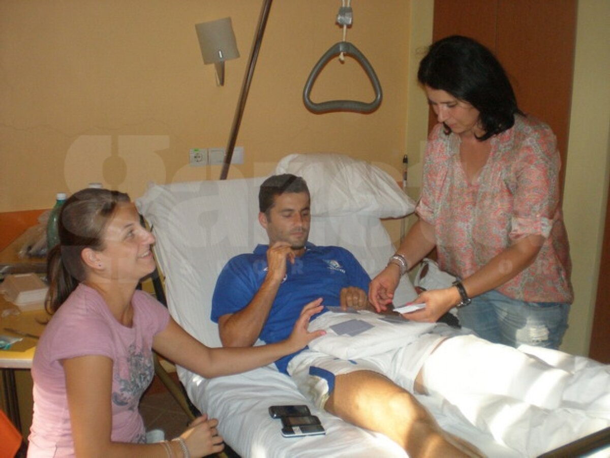 GALERIE FOTO » Băcilă zîmbeşte! Familia şi prietenii sînt "responsabili" pentru asta ;)