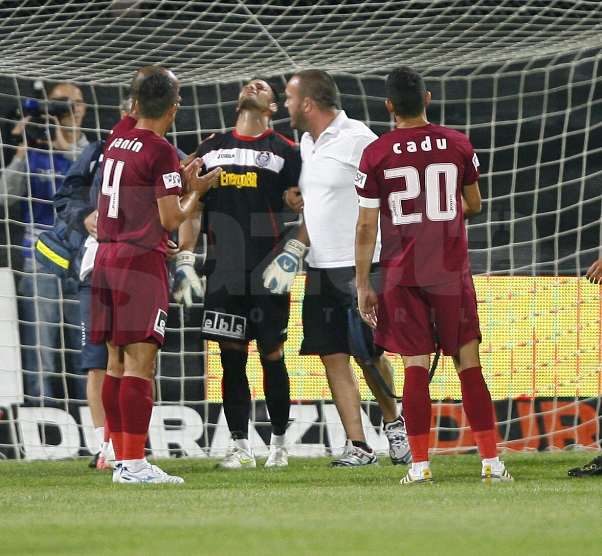 Cadu şi Weldon au tranşat derby-ul provinciei » CFR Cluj - FC Vaslui 2-0