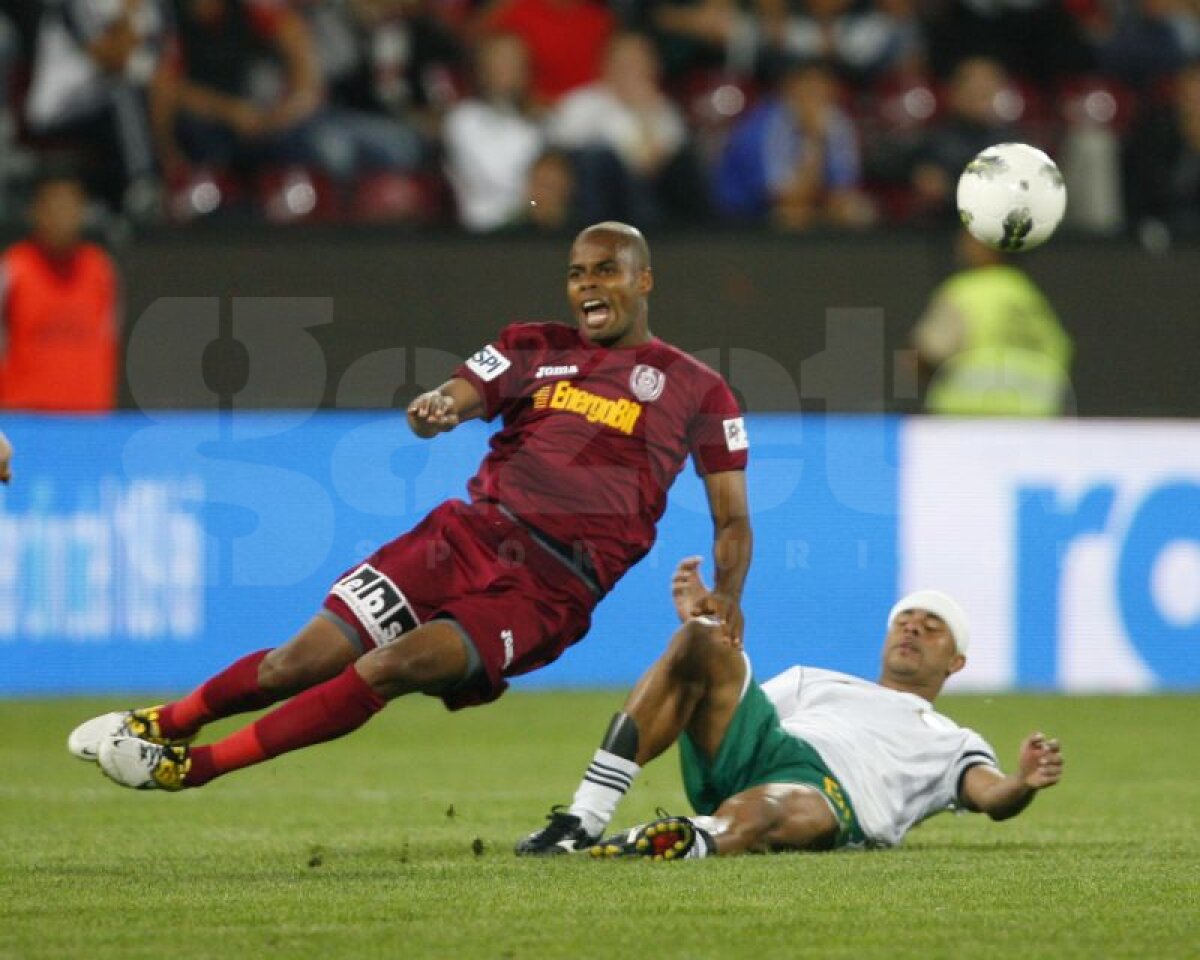 VIDEO şi FOTO Fotbal sau război? » 36 de copci pentru Beto!