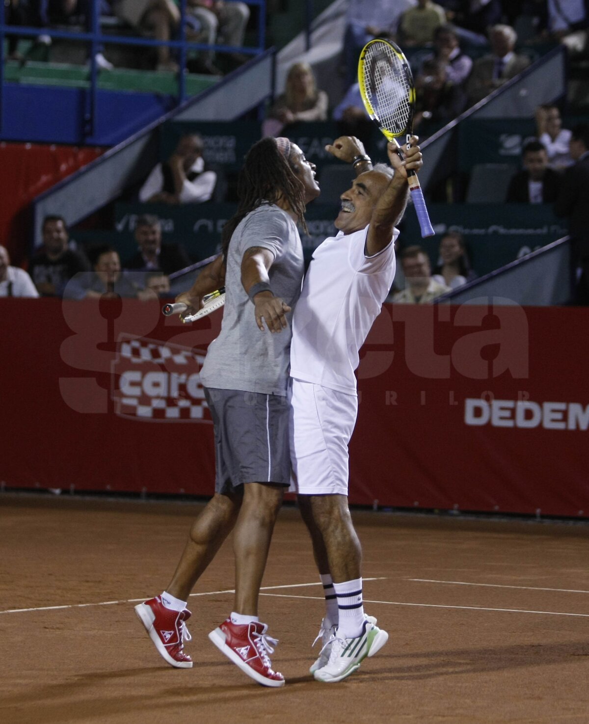 FOTO Tenis cu zîmbetul pe buze la BRD Năstase - Ţiriac Trophy