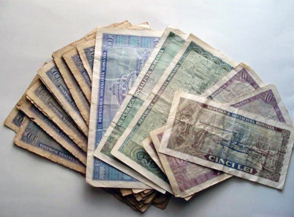 SUPER FOTO Puzzle cu amintiri » Mingea de 35, guma Turbo, cheia de gît ... Continuă tu!