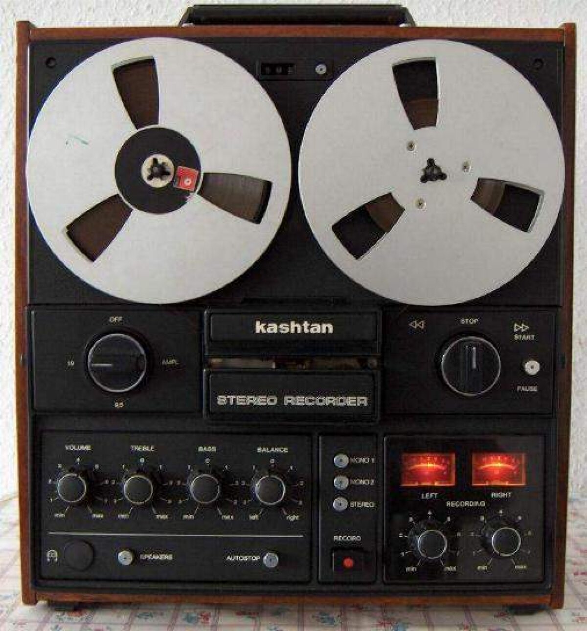 SUPER FOTO Puzzle cu amintiri » Mingea de 35, guma Turbo, cheia de gît ... Continuă tu!