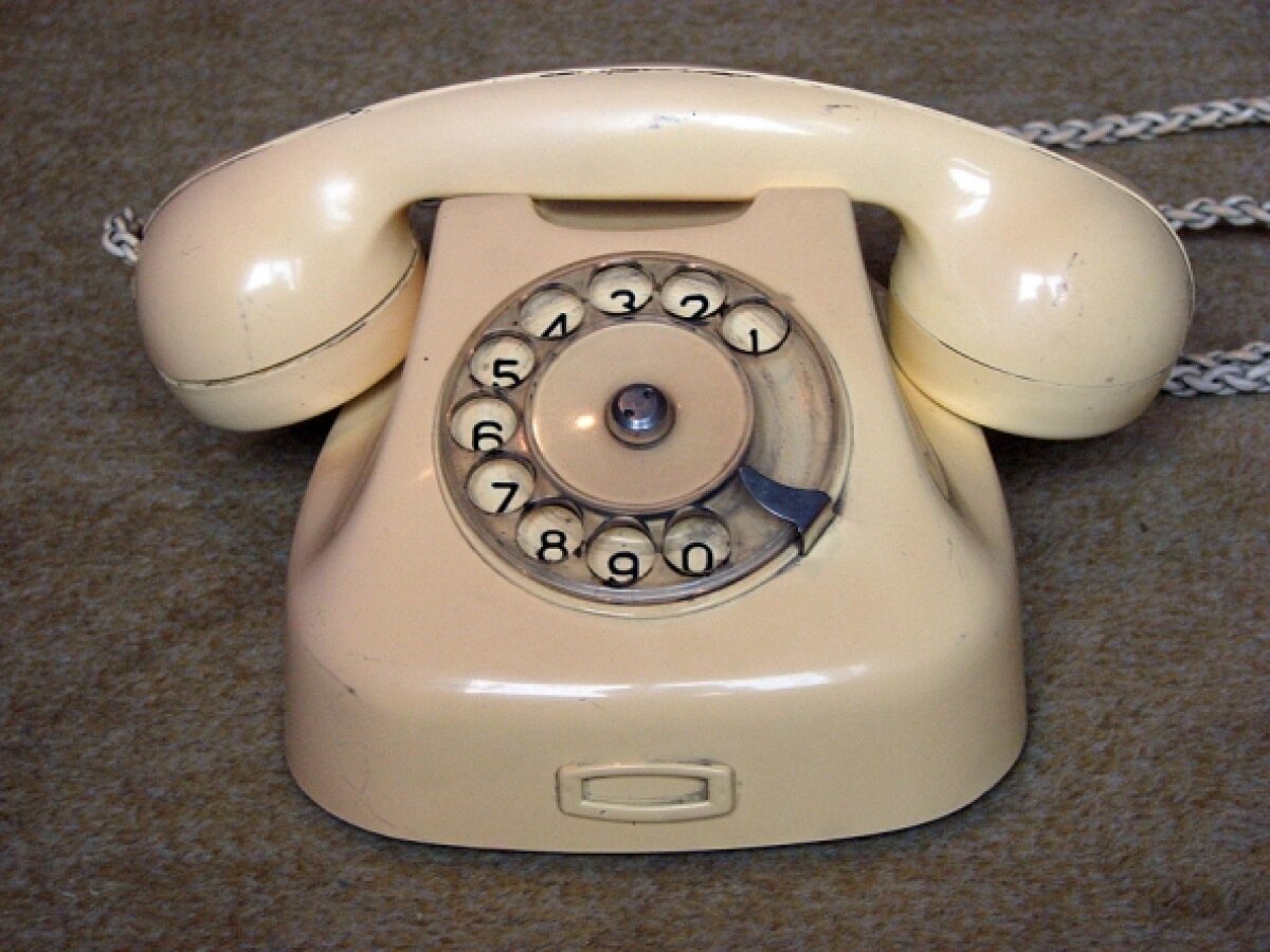 SUPER FOTO Puzzle cu amintiri » Mingea de 35, guma Turbo, cheia de gît ... Continuă tu!