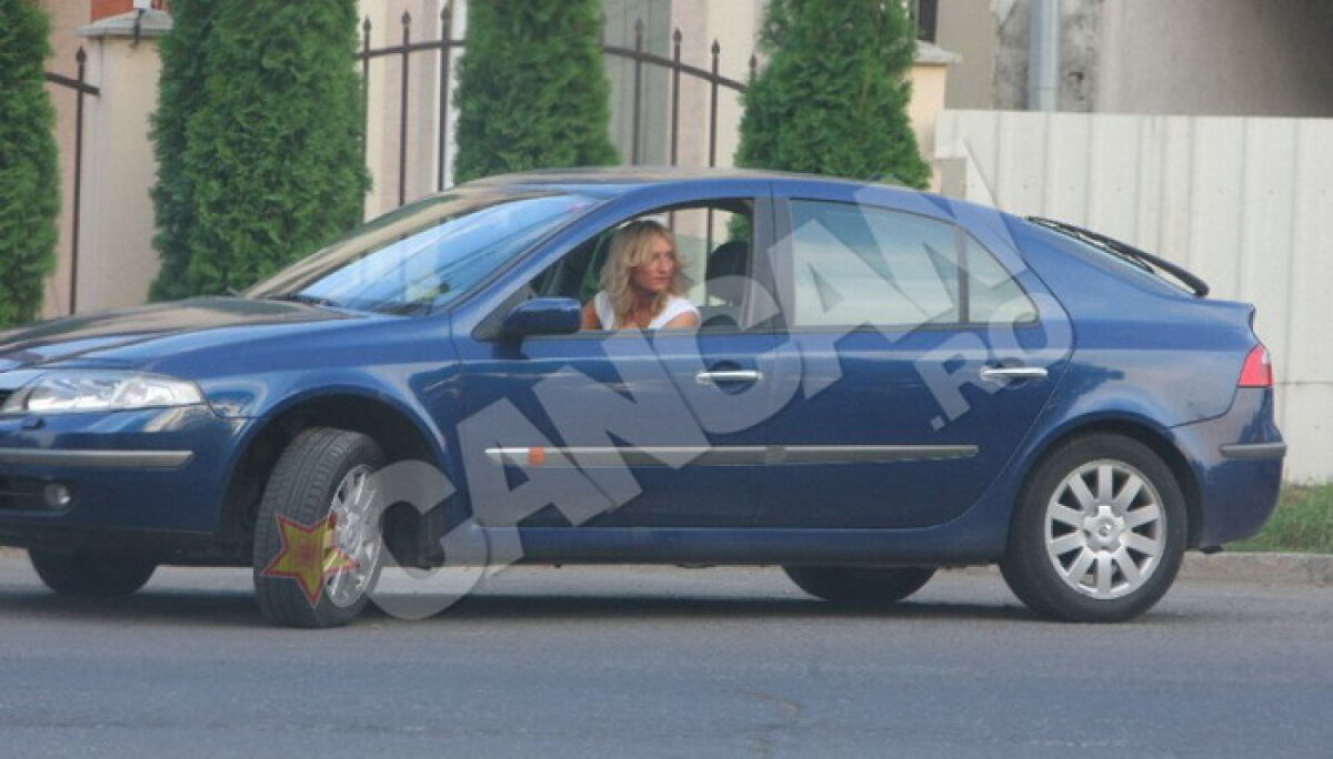 GALERIE FOTO Cancan susţine că brigada de la FCM Tg. Mureş-U Cluj a petrecut cu femei înainte de meci