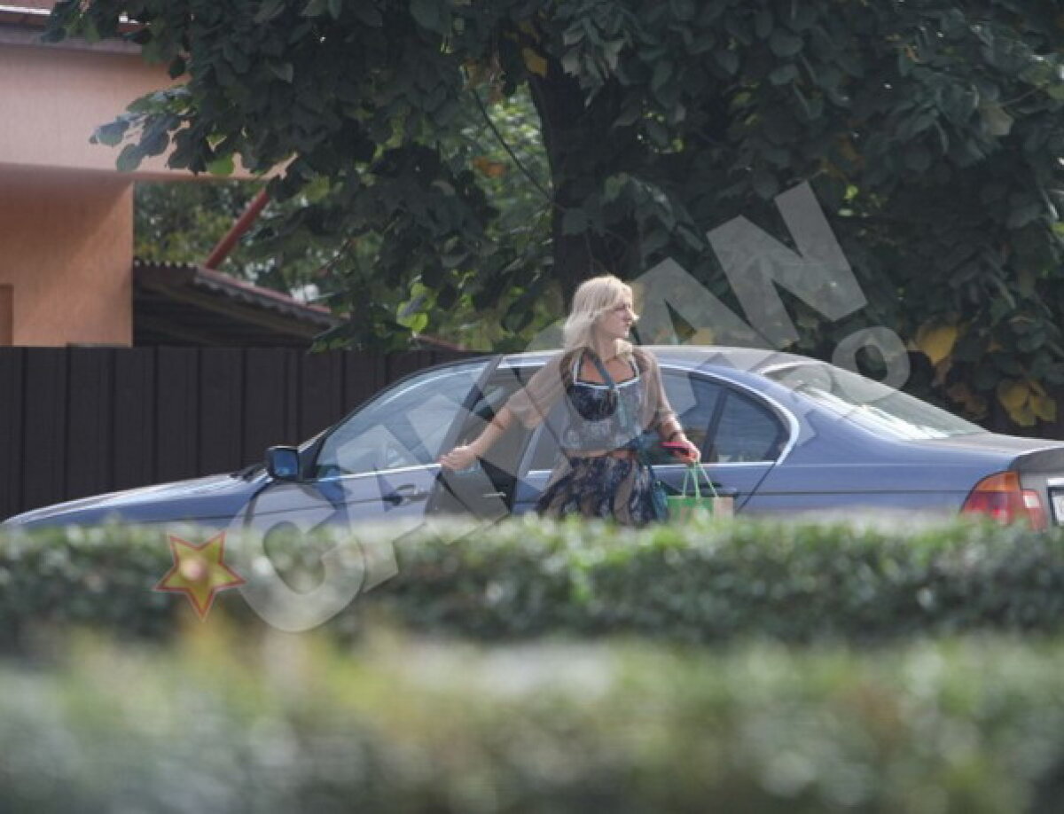 GALERIE FOTO Cancan susţine că brigada de la FCM Tg. Mureş-U Cluj a petrecut cu femei înainte de meci