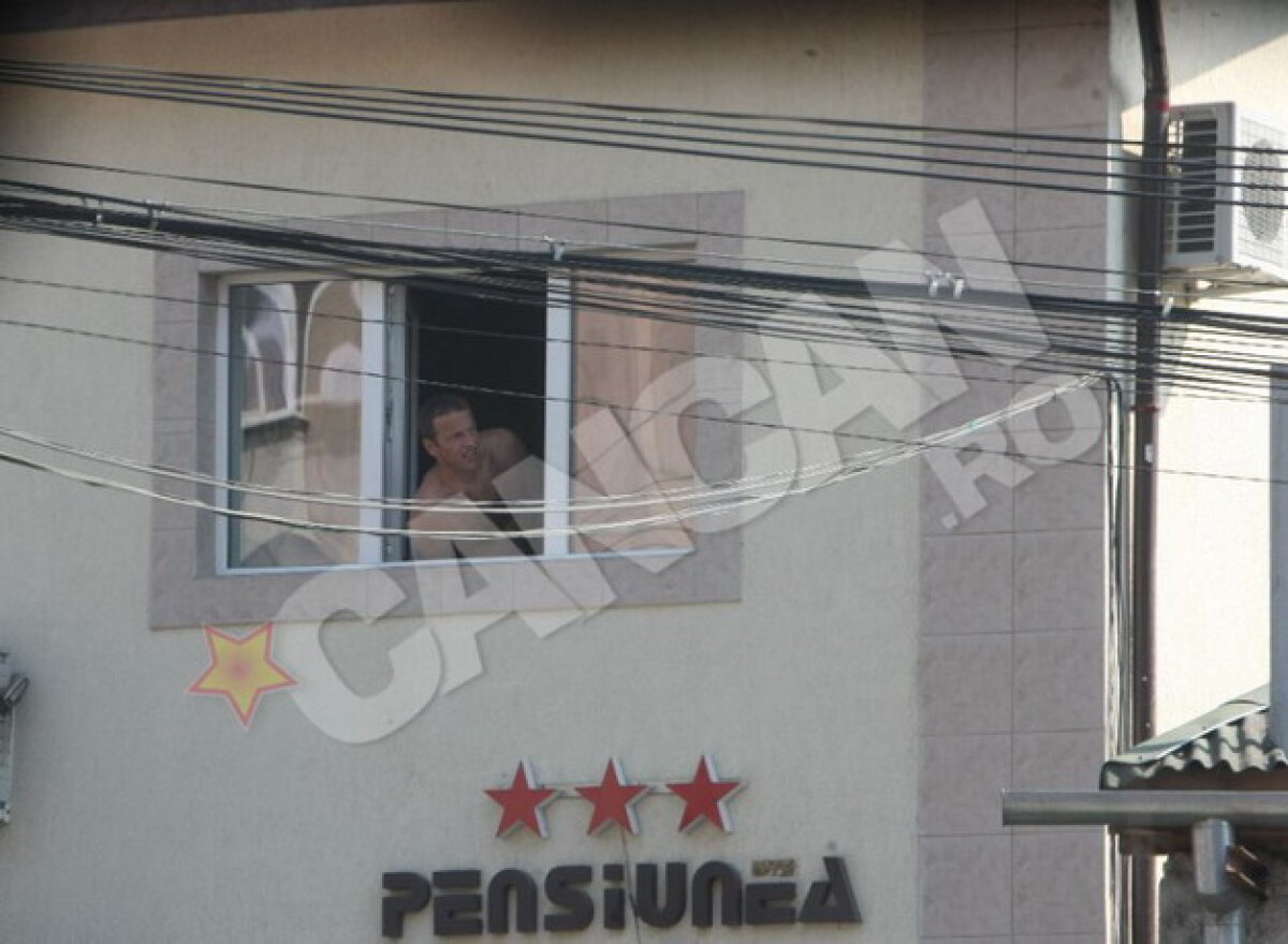 GALERIE FOTO Cancan susţine că brigada de la FCM Tg. Mureş-U Cluj a petrecut cu femei înainte de meci