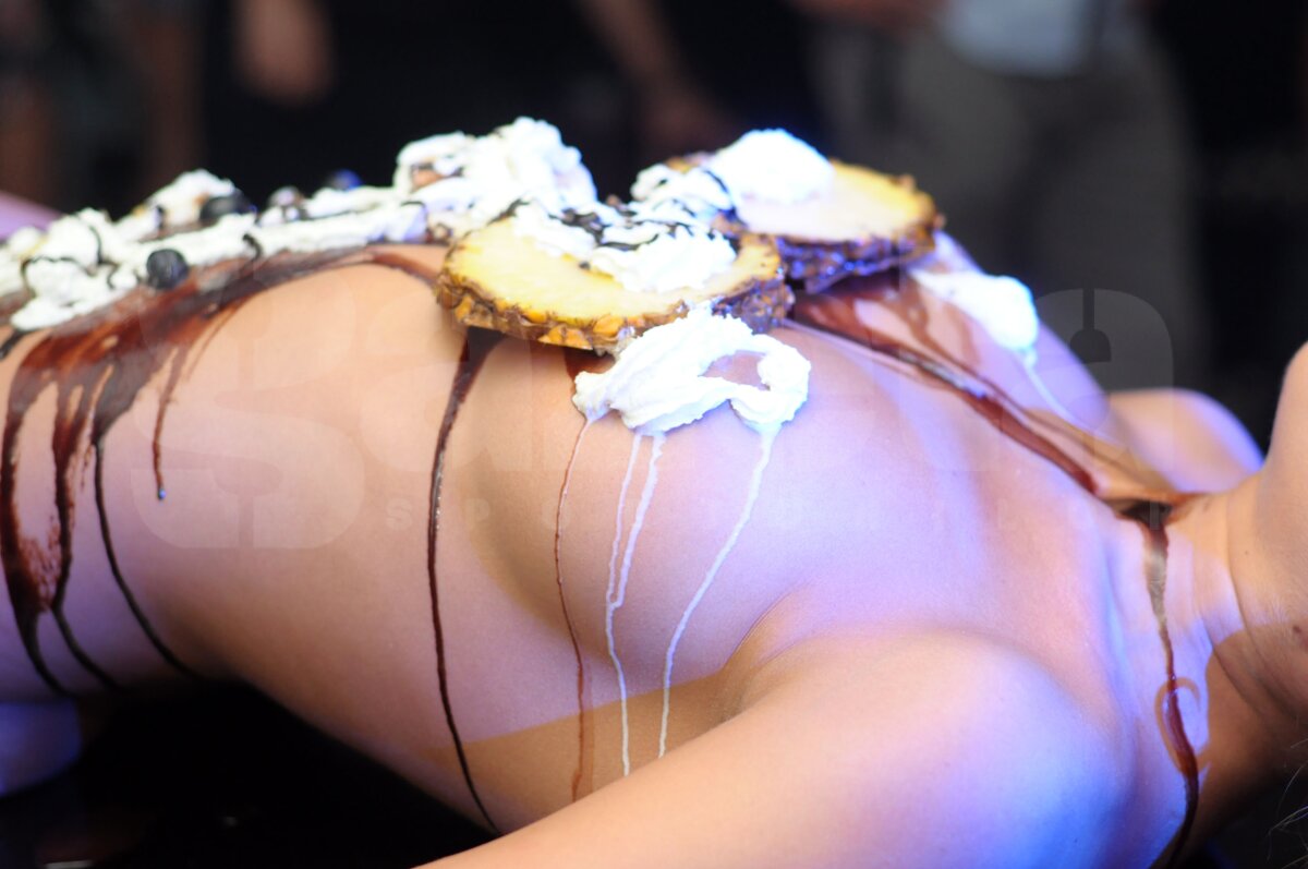 FOTO De ce vor fotbaliştii să iasă în cluburi. Uite cît de bună e Natasha!