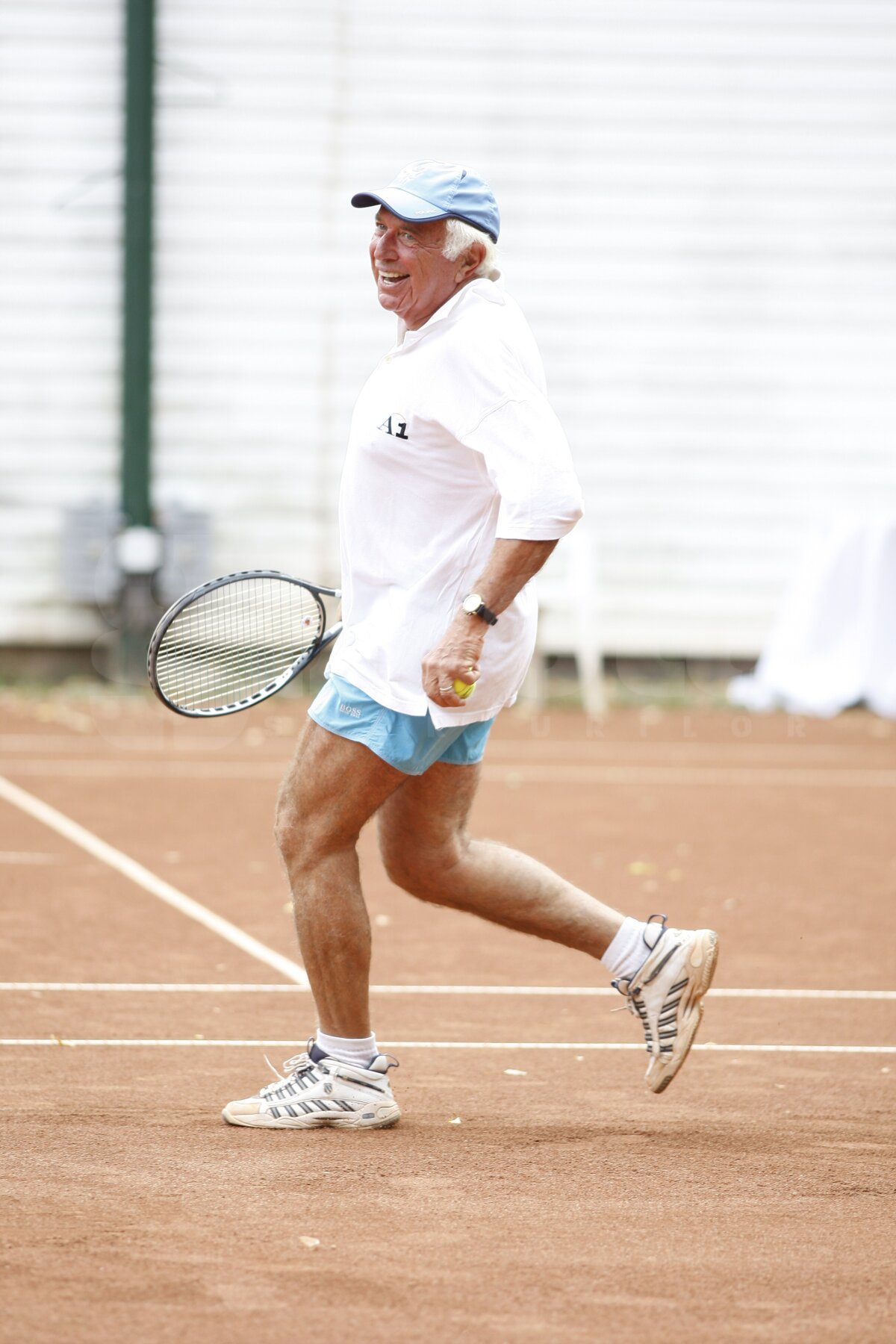 Ioan Holender conduce cu mînă sigură Festivalul George Enescu şi racheta de tenis: "Sportul este drogul meu"