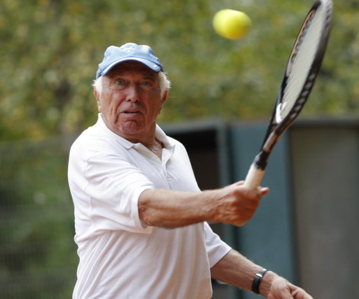 Ioan Holender conduce cu mînă sigură Festivalul George Enescu şi racheta de tenis: "Sportul este drogul meu"