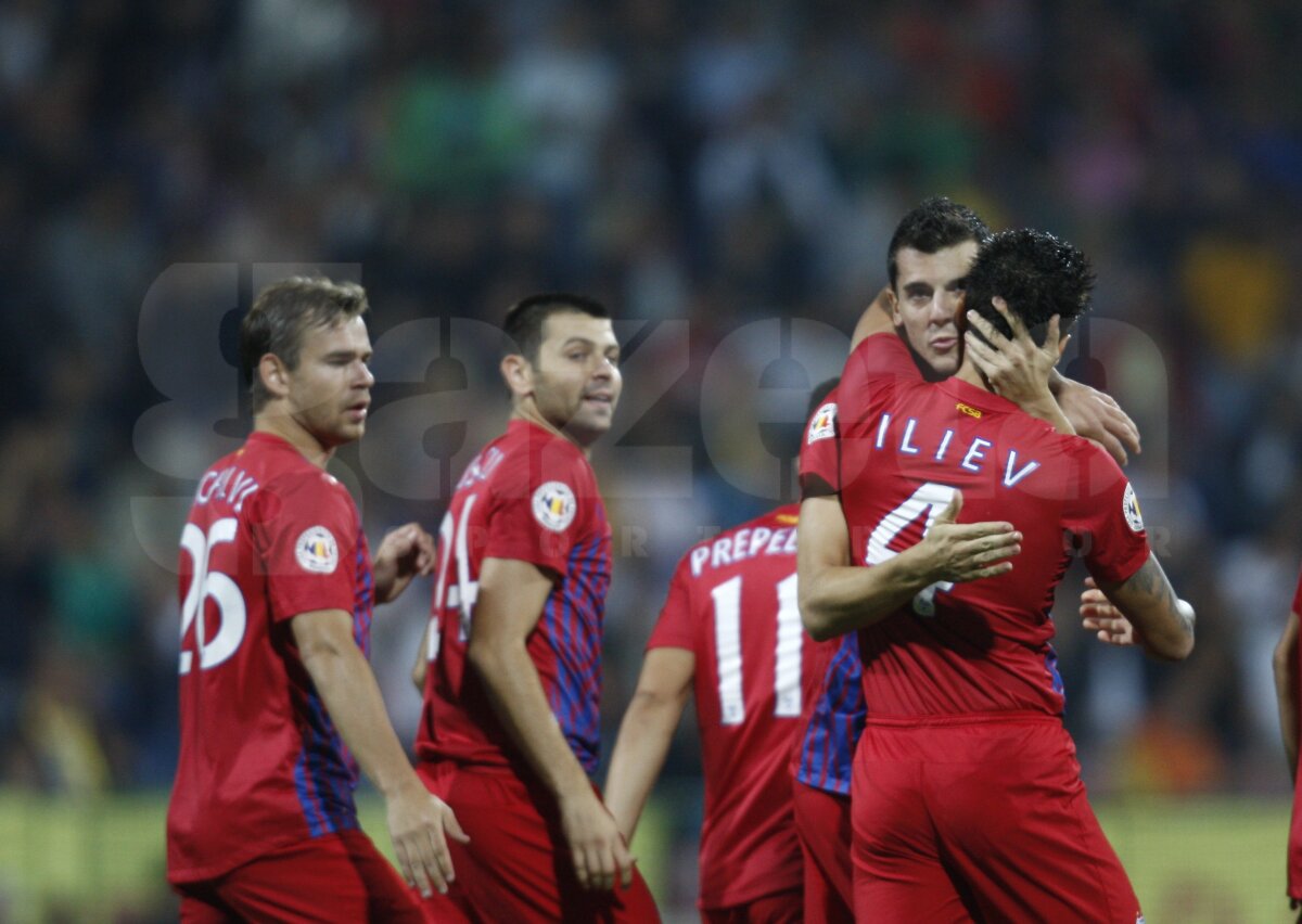 FOTO Steaua merge în optimile Cupei, după 4-0 cu Sănătatea Cluj