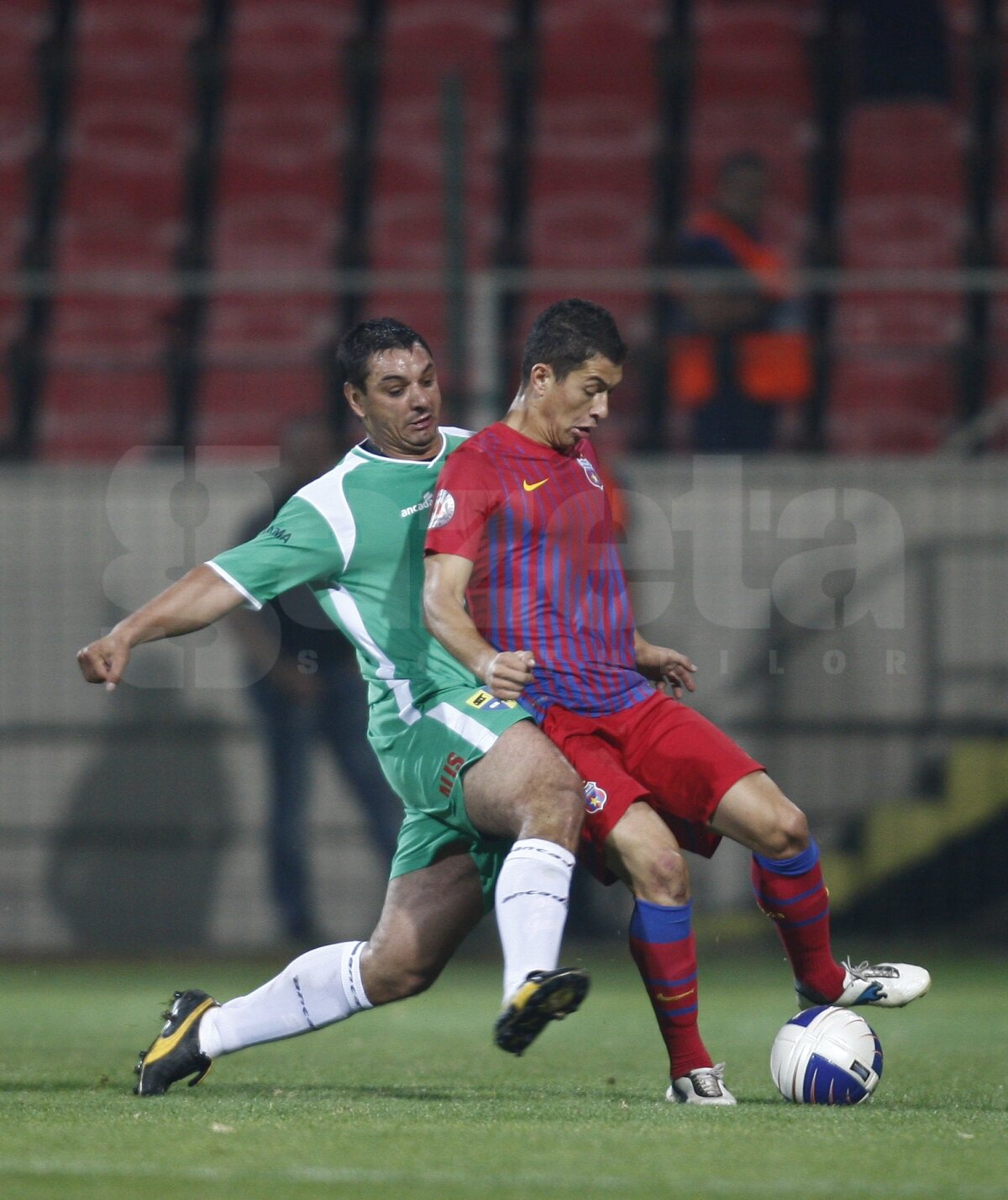 FOTO Steaua merge în optimile Cupei, după 4-0 cu Sănătatea Cluj