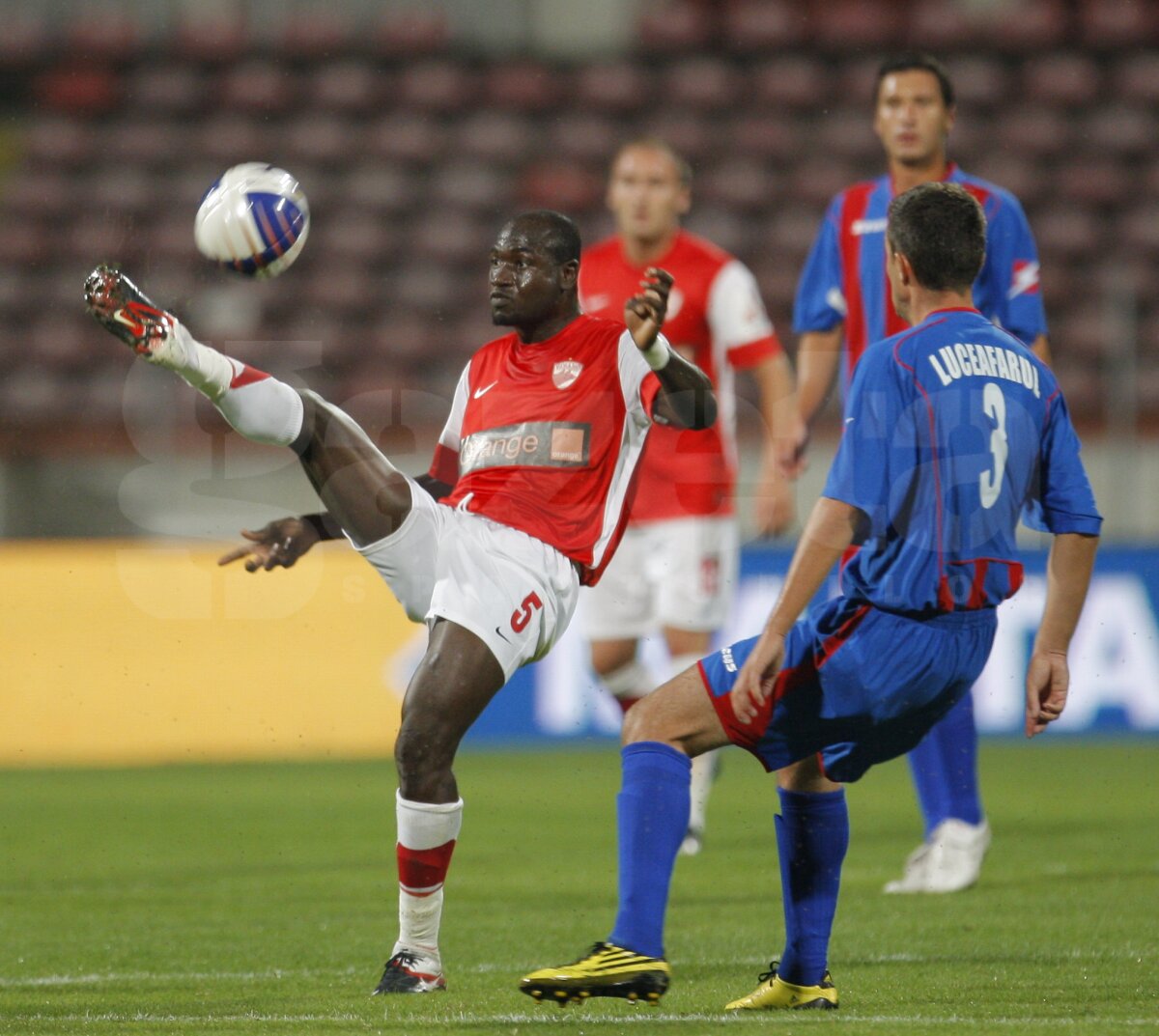 FOTO Dinamo s-a calificat în "optimile" Cupei României, după un 1-0 chinuit cu Luceafărul