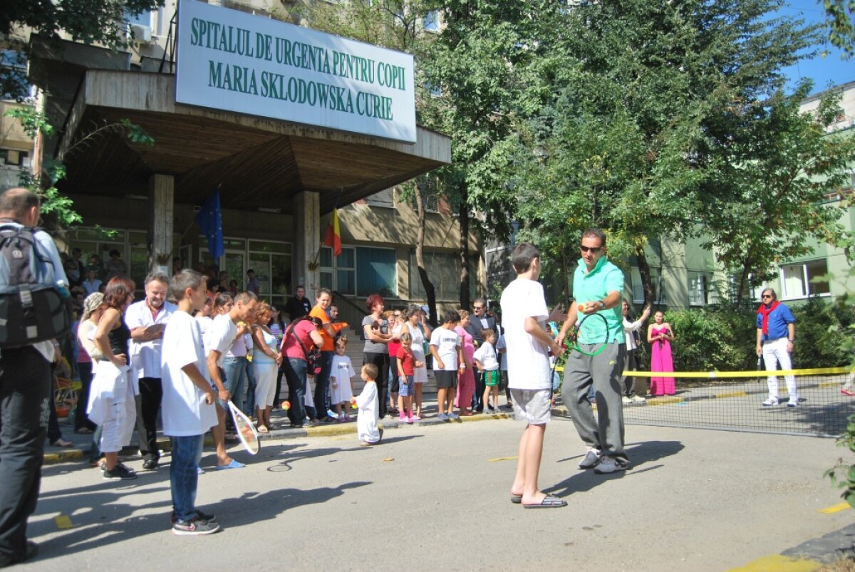 Vedetele sportului au jucat tenis cu copiii internaţi la Marie Curie!