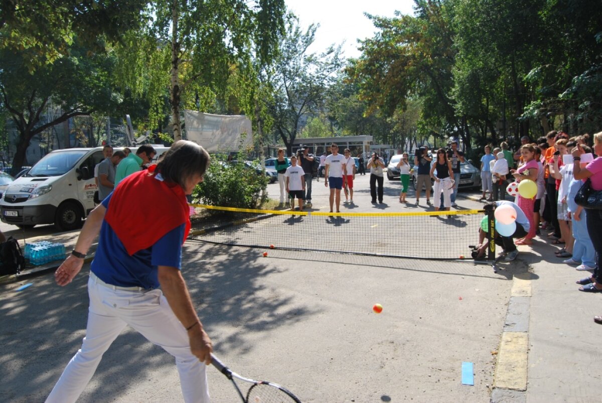 Vedetele sportului au jucat tenis cu copiii internaţi la Marie Curie!